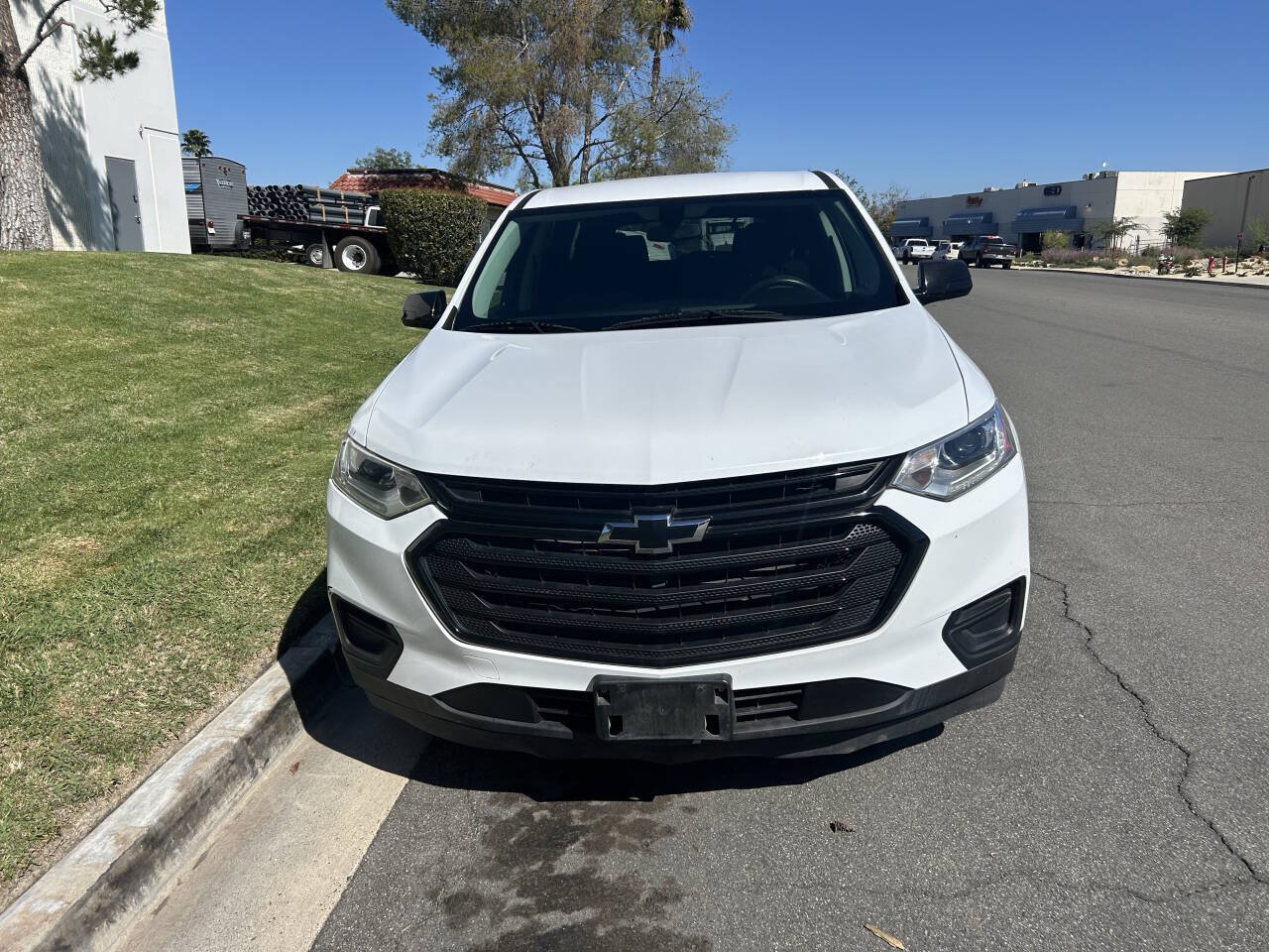 Used 2019 Chevrolet Traverse LS w/ LPO, Blackout Package FWD image 2