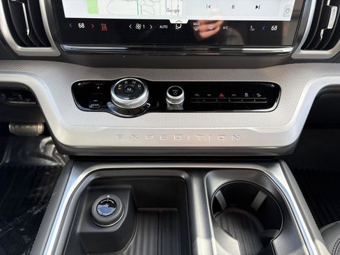 New 2026 Ford Expedition Active image 15