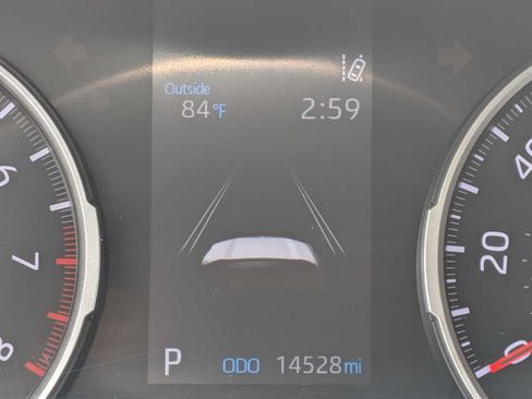 Used 2021 Toyota RAV4 XLE FWD image 30
