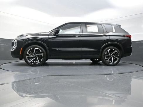 Used 2023 Mitsubishi Outlander SE image 22