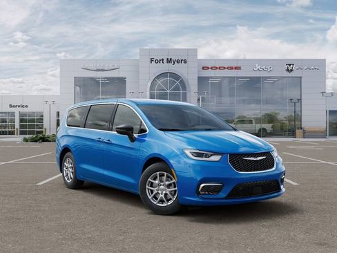 New 2026 Chrysler Pacifica Select FWD image 5