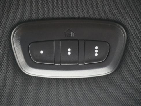 Used 2024 Jeep Compass Latitude w/ Sun and Sound Group image 27