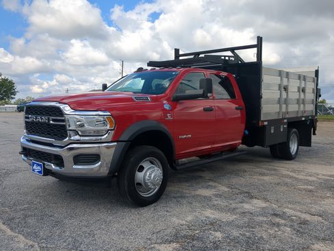 Used 2022 RAM 5500 Tradesman w/ Chrome Appearance Group RWD image 6