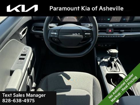 New 2026 Kia K4 FWD image 22