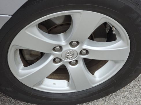 Used 2015 Toyota Sienna LE image 3