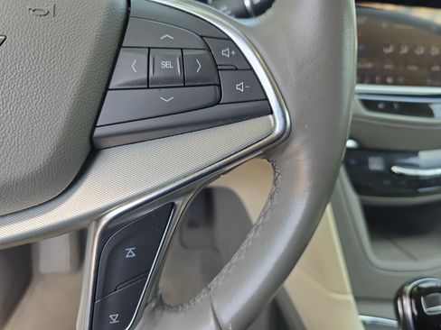 Used 2022 Cadillac XT5 Premium Luxury FWD image 18