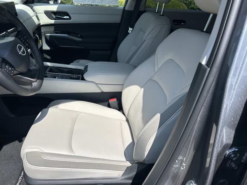 New 2026 Nissan Pathfinder SL AWD/4WD image 16