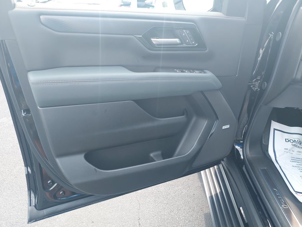 New 2026 GMC Yukon XL AT4 w/ AT4 Premium Package AWD/4WD image 12