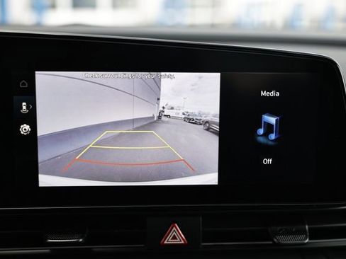 New 2025 Hyundai Elantra SEL image 13