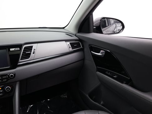 Used 2018 Kia Niro EX w/ EX Premium Package FWD image 33