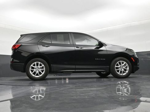 Used 2024 Chevrolet Equinox LS FWD image 25