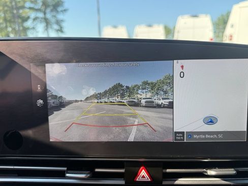 Used 2025 Hyundai Elantra SEL FWD image 21