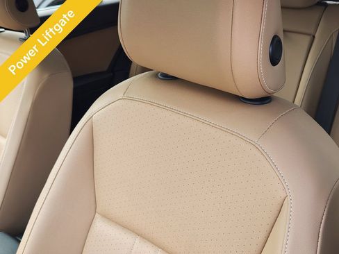 Used 2022 Volkswagen Tiguan SE w/ Panoramic Sunroof Package AWD/4WD image 9