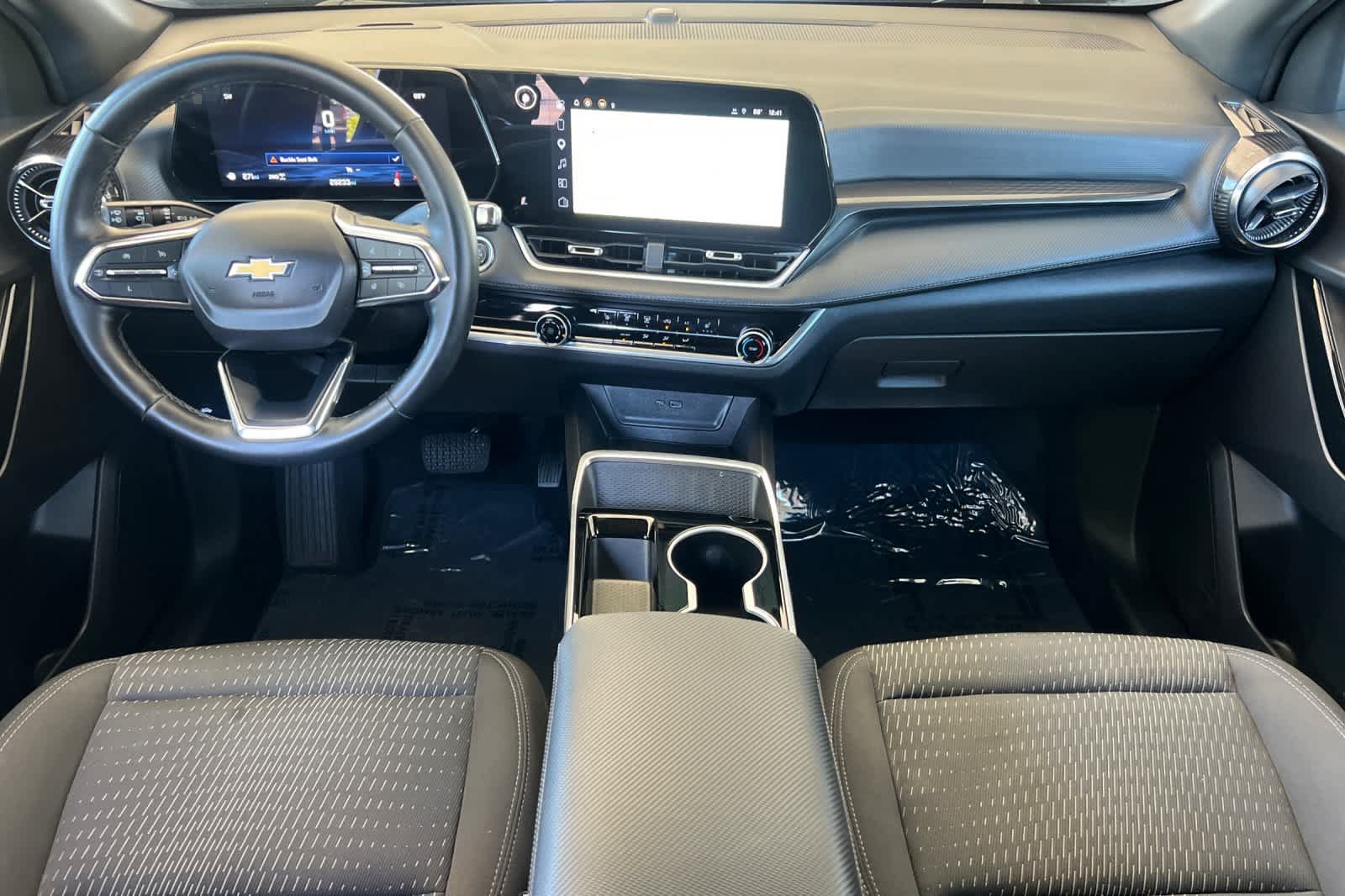 Used 2025 Chevrolet Equinox LT AWD/4WD image 3
