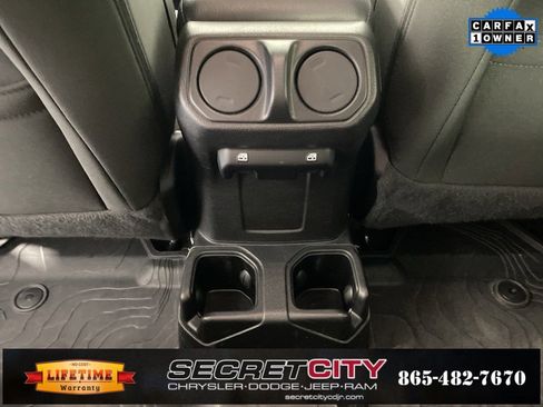 Used 2021 Jeep Gladiator Willys image 28