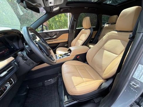 Certified 2023 Lincoln Corsair Reserve w/ Equipment Group 201A AWD/4WD image 11