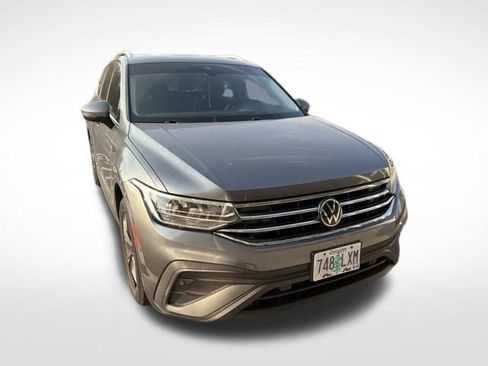 Used 2022 Volkswagen Tiguan SE AWD/4WD image 3