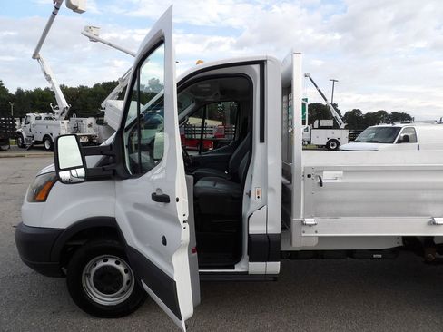 Used 2017 Ford Transit 250 138 RWD image 13