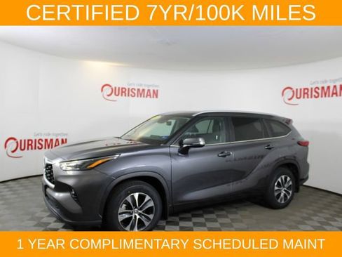 Used 2023 Toyota Highlander XLE AWD/4WD image 3