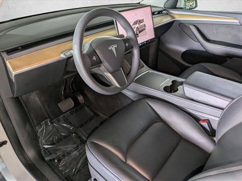 Used 2023 Tesla Model Y Long Range AWD/4WD image 10