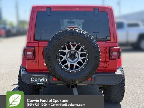 Used 2018 Jeep Wrangler Unlimited Sahara w/ Safety Group AWD/4WD image 16