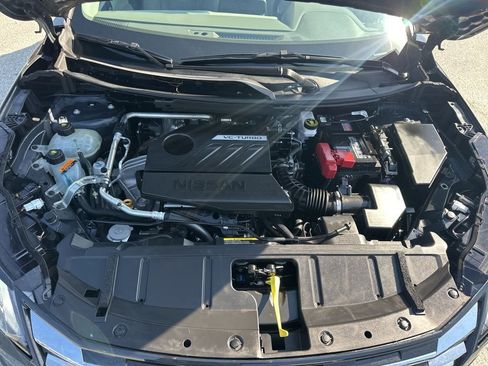 Used 2025 Nissan Rogue SV image 30