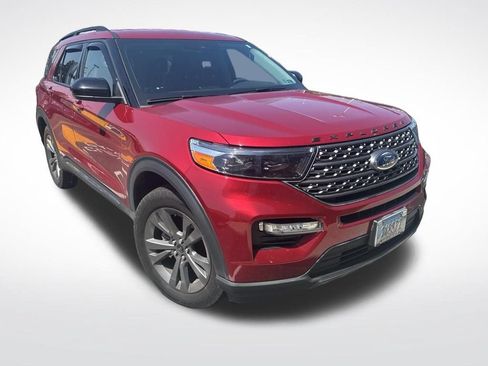 Used 2022 Ford Explorer XLT w/ Equipment Group 202A AWD/4WD image 2