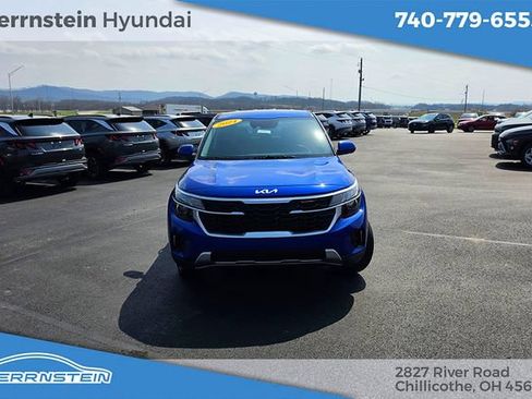 Used 2024 Kia Seltos LX AWD/4WD image 2