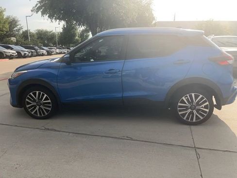 Used 2022 Nissan Kicks SV FWD image 4