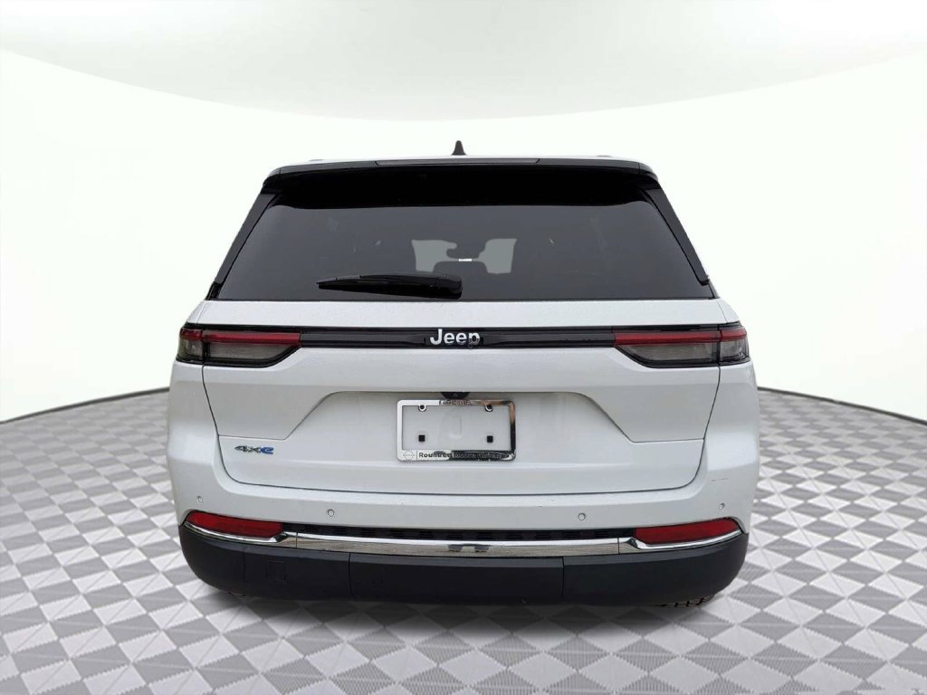 Used 2024 Jeep Grand Cherokee Limited 4xe AWD/4WD image 4