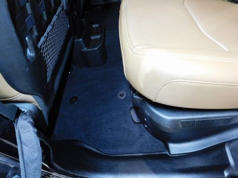 Used 2022 Jeep Wrangler Unlimited Rubicon 4xe w/ Dual Top Group image 79