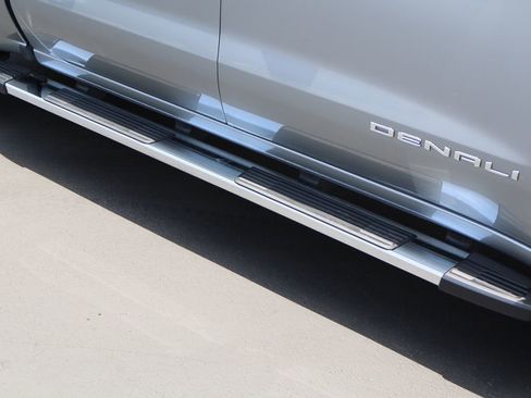 Used 2023 GMC Sierra 1500 Denali w/ Technology Package AWD/4WD image 11