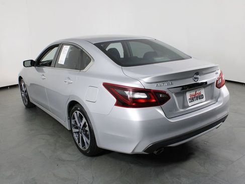 Used 2017 Nissan Altima 2.5 SR image 3