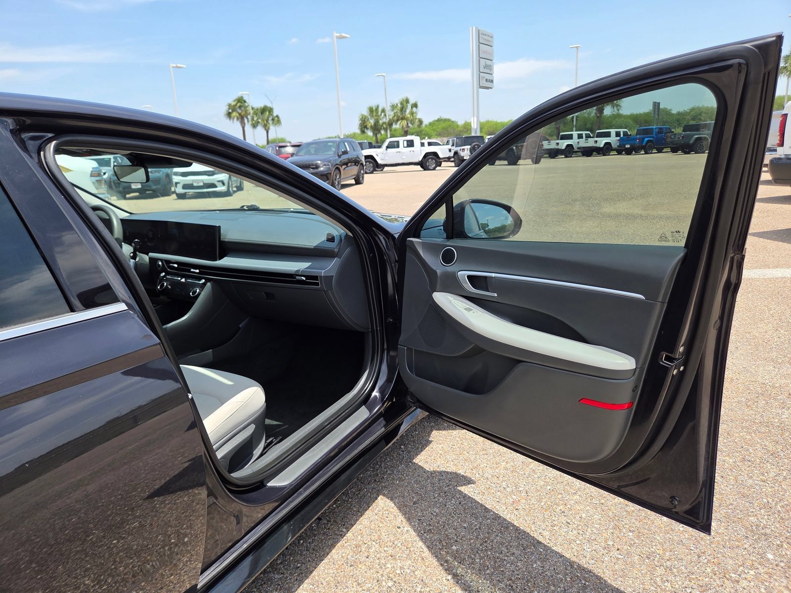 Used 2024 Hyundai Sonata SEL FWD image 17