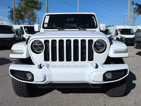Used 2022 Jeep Wrangler Unlimited Sahara AWD/4WD image 3