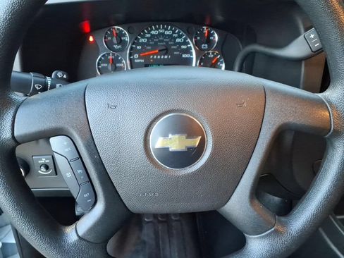 Used 2025 Chevrolet Express 2500 w/ Driver Convenience Package RWD image 27