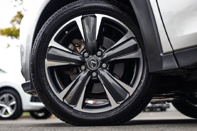 Used 2020 Lexus UX 250h w/ Premium Package AWD/4WD image 19