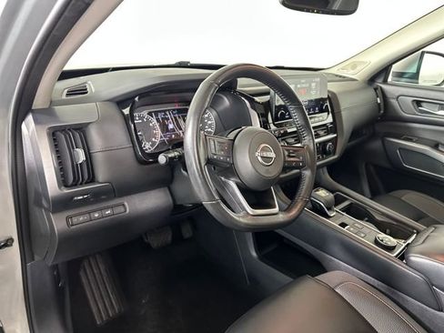 Used 2022 Nissan Pathfinder SL w/ SL Premium Package image 13