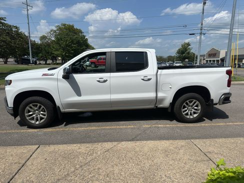 Used 2021 Chevrolet Silverado 1500 LT w/ Z71 Off-Road Package AWD/4WD image 7