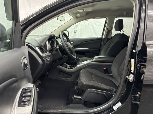 Used 2017 Dodge Journey SE FWD image 12