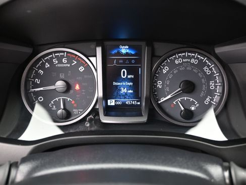 Used 2021 Toyota Tacoma TRD Off-Road AWD/4WD image 27