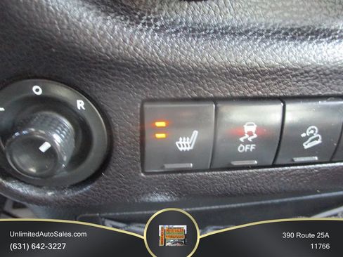 Used 2017 Jeep Wrangler Unlimited Rubicon AWD/4WD image 11