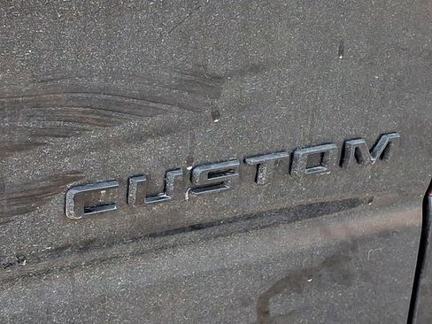 Used 2024 Chevrolet Silverado 1500 Custom Trail Boss w/ LPO, Dark Essentials Package AWD/4WD image 9