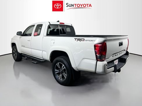 Used 2016 Toyota Tacoma TRD Sport w/ Premium & Technology Package RWD image 6