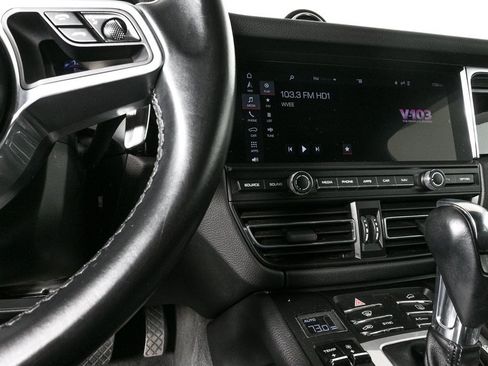 Certified 2020 Porsche Macan image 12