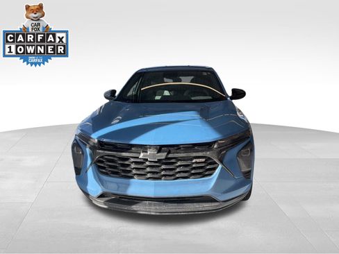 Used 2024 Chevrolet Trax RS w/ Driver Confidence Package image 2