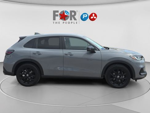 Used 2025 Honda HR-V Sport image 6