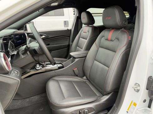 Used 2025 Chevrolet Trax RS image 26