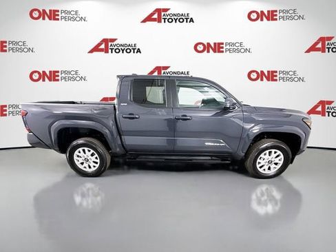 Certified 2025 Toyota Tacoma SR5 AWD/4WD image 8