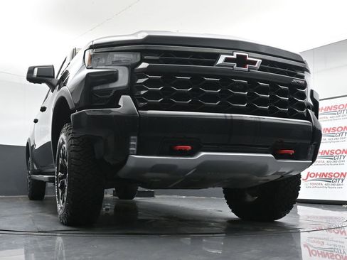 Used 2023 Chevrolet Silverado 1500 ZR2 w/ Technology Package image 30